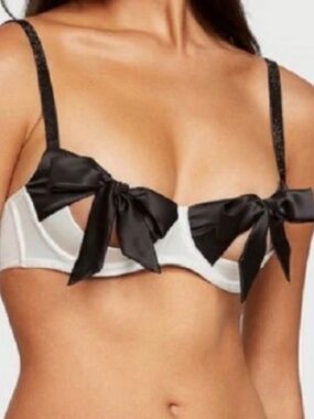 Victoria’s Secret Dream Angels Satin Peekaboo Bow Balconette Bra | S | NWT | Fem